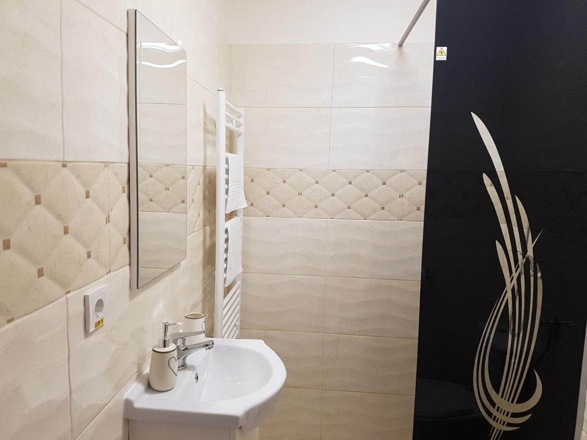 Casa Irinella Bed & Breakfast Satu Mare Ngoại thất bức ảnh