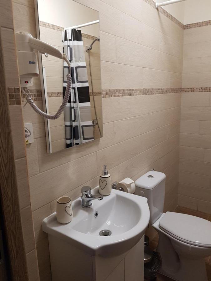 Casa Irinella Bed & Breakfast Satu Mare Ngoại thất bức ảnh