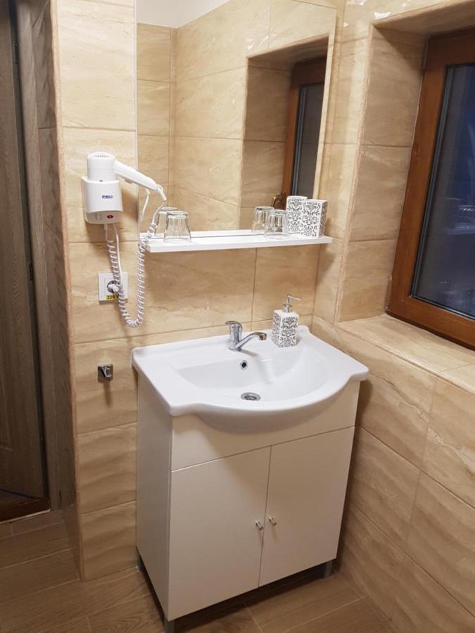 Casa Irinella Bed & Breakfast Satu Mare Ngoại thất bức ảnh