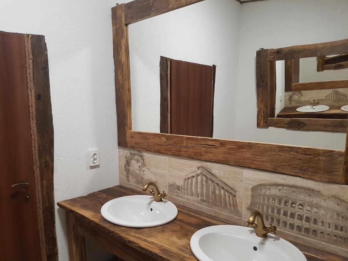 Casa Irinella Bed & Breakfast Satu Mare Ngoại thất bức ảnh