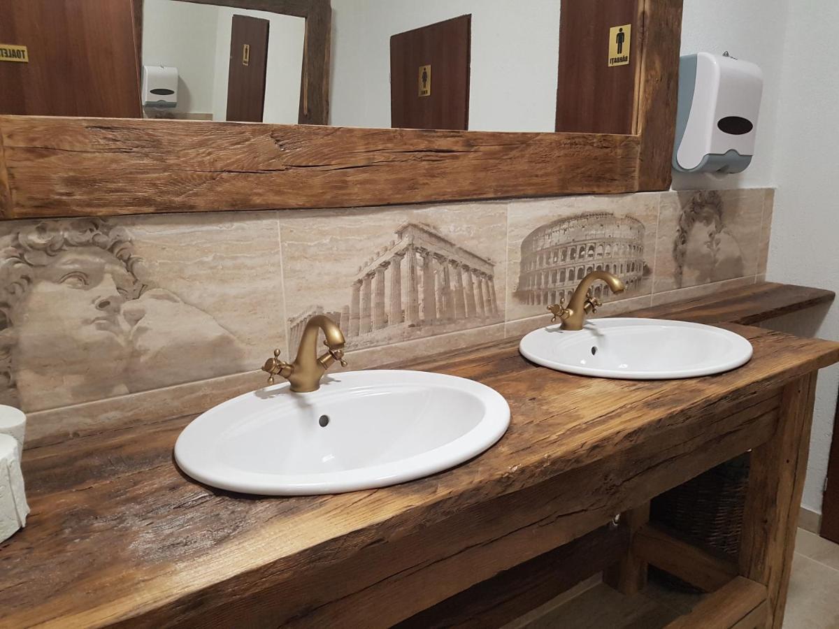Casa Irinella Bed & Breakfast Satu Mare Ngoại thất bức ảnh