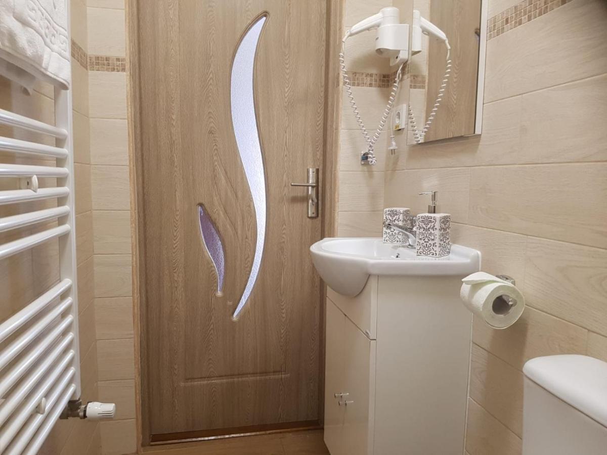 Casa Irinella Bed & Breakfast Satu Mare Ngoại thất bức ảnh