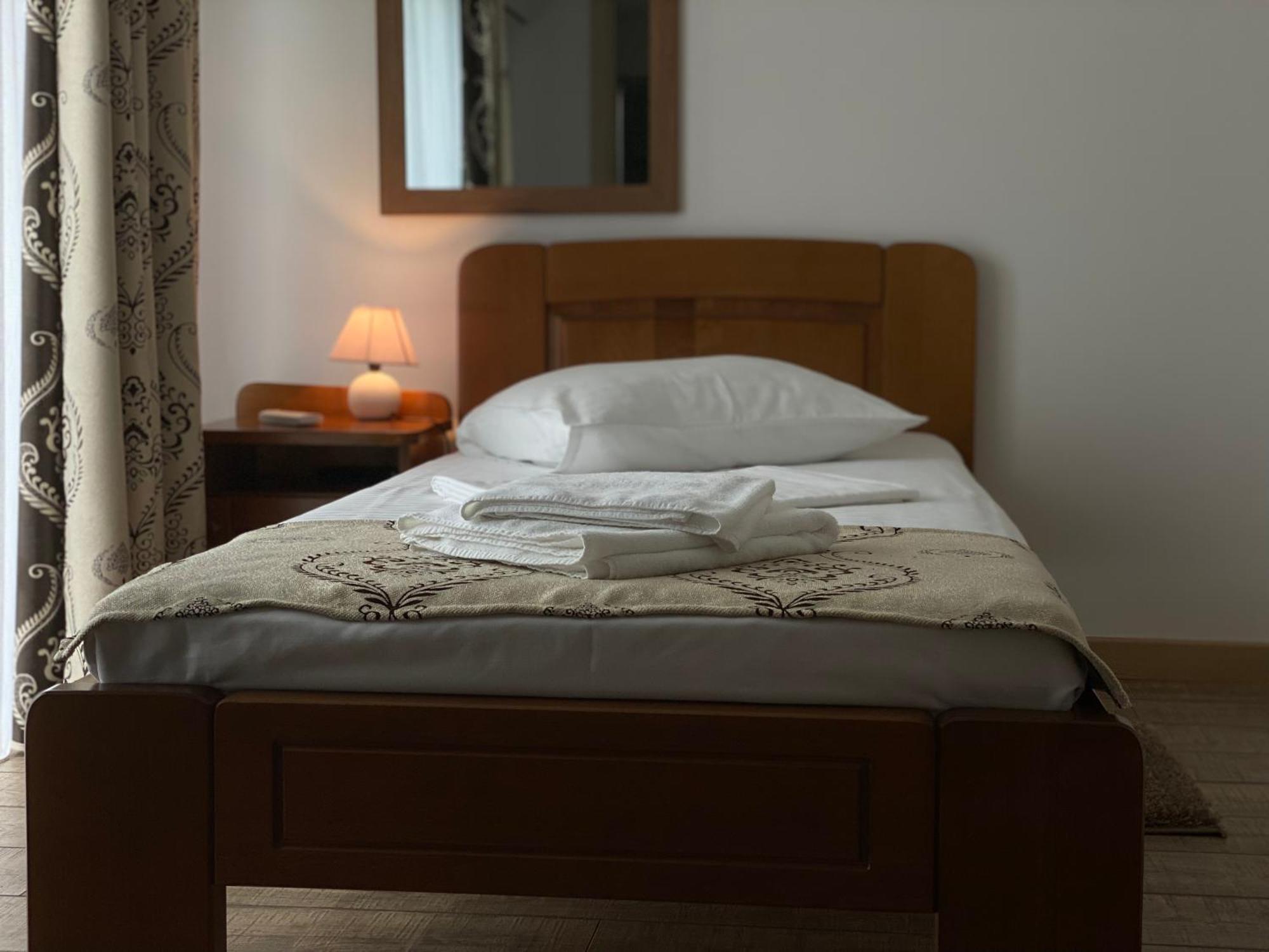Casa Irinella Bed & Breakfast Satu Mare Ngoại thất bức ảnh