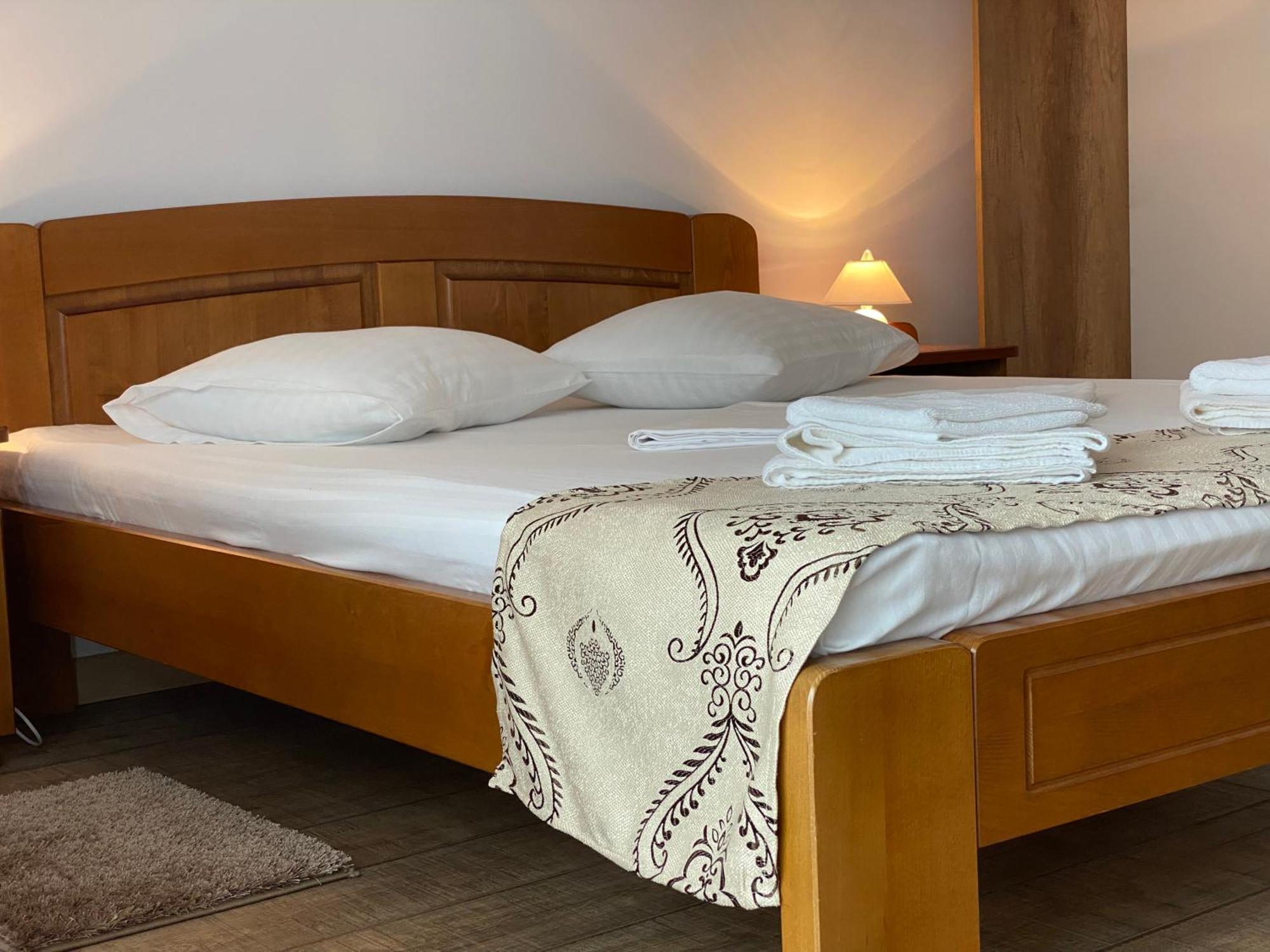 Casa Irinella Bed & Breakfast Satu Mare Ngoại thất bức ảnh